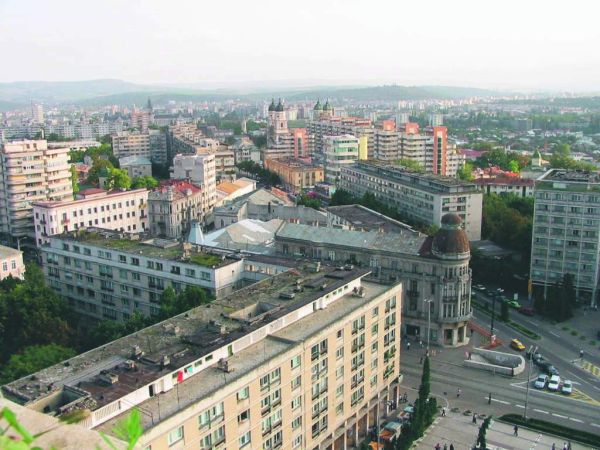 Câteva mii de oameni, la manifestările din Piaţa Unirii din Iaşi