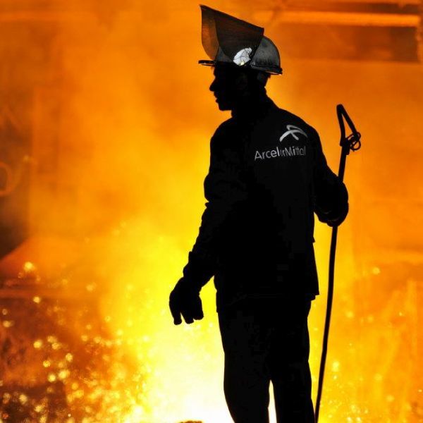 Noi proteste ale angajaţilor de la ArcelorMittal Galaţi
