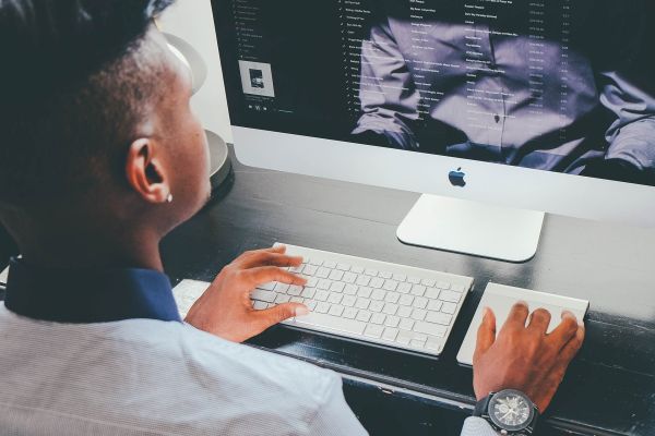 CNAIR vrea să cumpere computere de birou de aproape 200.000 de euro