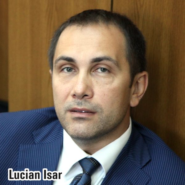 "Isărescu creşte dobânzile la lei în plină criză globală"