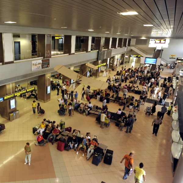 Mîndrescu a demisionat din funcţia de director al Companiei Naţionale Aeroporturi Bucureşti
