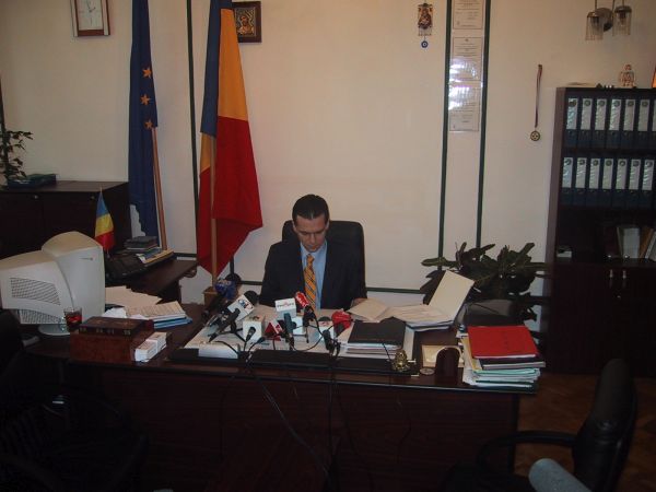 "Cine nu îl urmează pe Dragnea e dat afară"