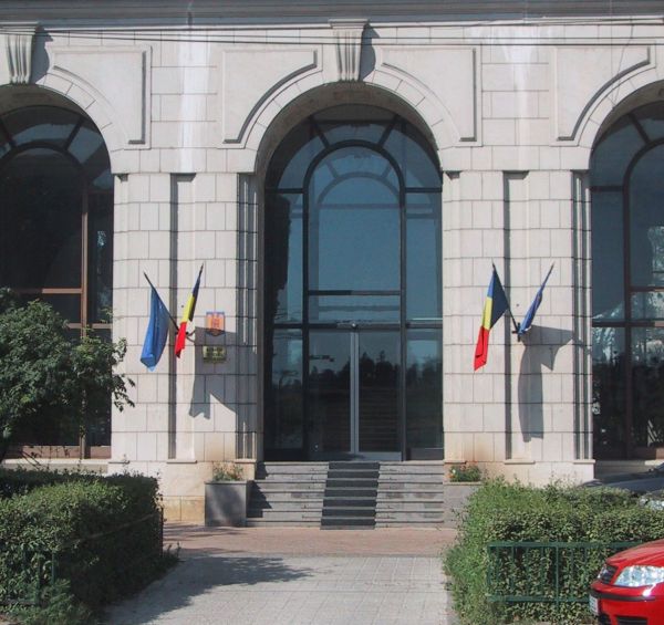 Ministerul Finanţelor a atras 251,6 milioane euro de la bănci