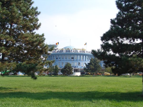 Aeroporturi Bucureşti organizează două licitaţii, în valoare totală de 3,2 milioane euro, fără TVA