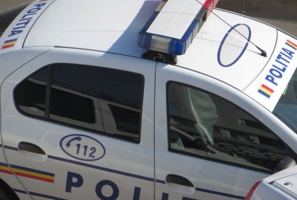 Peste 500 litri de alcool fără documente legale, confiscaţi de poliţiştii de frontieră mehedinţeni
