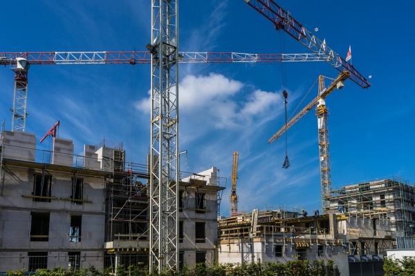 Producătorii de materiale de construcţii avertizează cu privire la criza structurală din domeniu