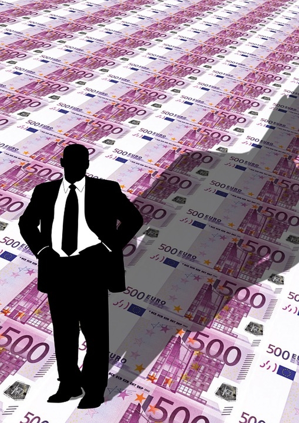 Un fost director de la Siemens a recunoscut că a fost implicat într-un caz de mită 