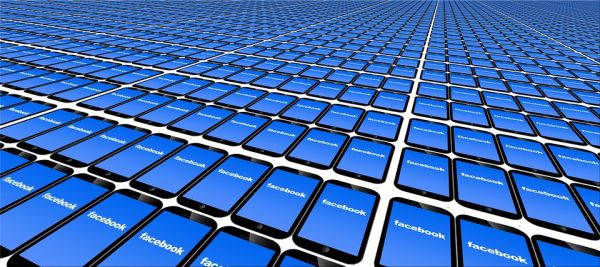 Scandalul Cambridge Analytica şterge 50 de miliarde de dolari din capitalizarea Facebook