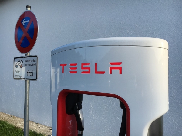 Elon Musk va primi acţiuni Tesla de 2,6 miliarde de dolari