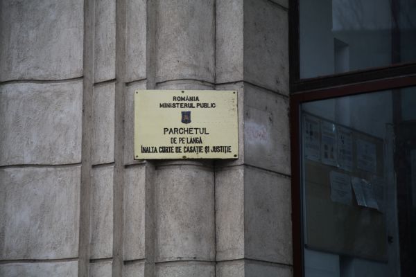 Procurorul General al României cere preşedintelui urmărirea penală faţă de Ion Iliescu, Petre Roman şi Gelu Voican Voiculescu