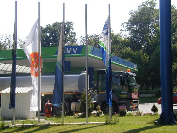 OMV va semna la finele lunii un acord cu compania petrolieră din Abu Dhabi