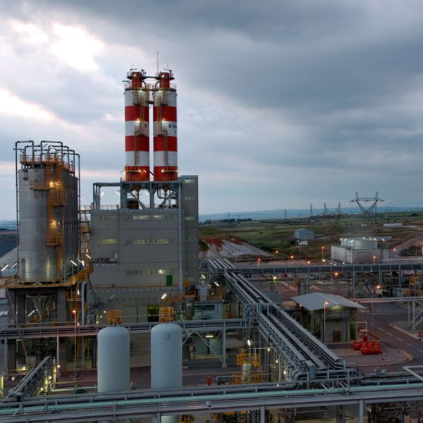 Statul grec şi "Paneuropean Oil" vând 50,1% din "Hellenic Petroleum"