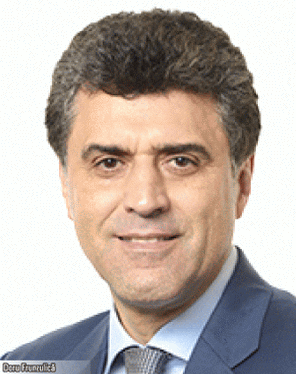Doru Claudian Frunzulică este deputat european, din Grupul S&D, membru în Comisia Specială privind terorismul a Parlamentului European.
