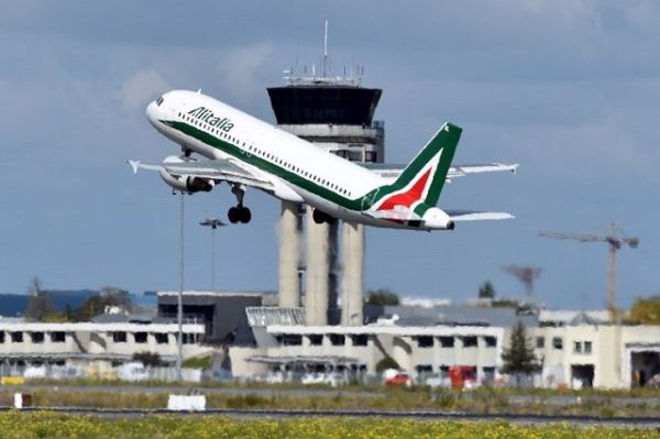 EasyJet şi Lufthansa, interesate de preluarea Alitalia