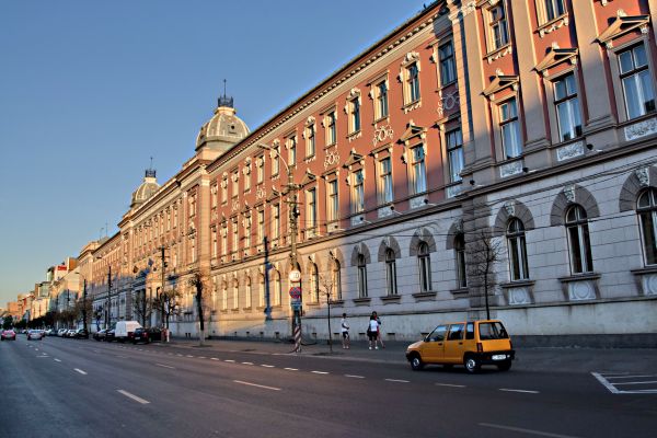  Tribunalul Cluj a îngheţat euro la valoarea de la data acordării creditului, într-un proces cu Raiffeisen Bank.