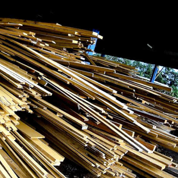 Preţul cherestelei a urcat cu 66% în ultimul an