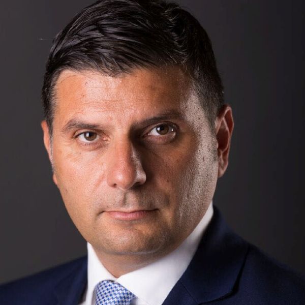Directorul general Alexandru Petrescu: "Relansarea şi diversificarea instrumentelor de garantare destinate companiilor sau unităţilor administrativ teritoriale sunt în continuare prioritatea noastră principală". 