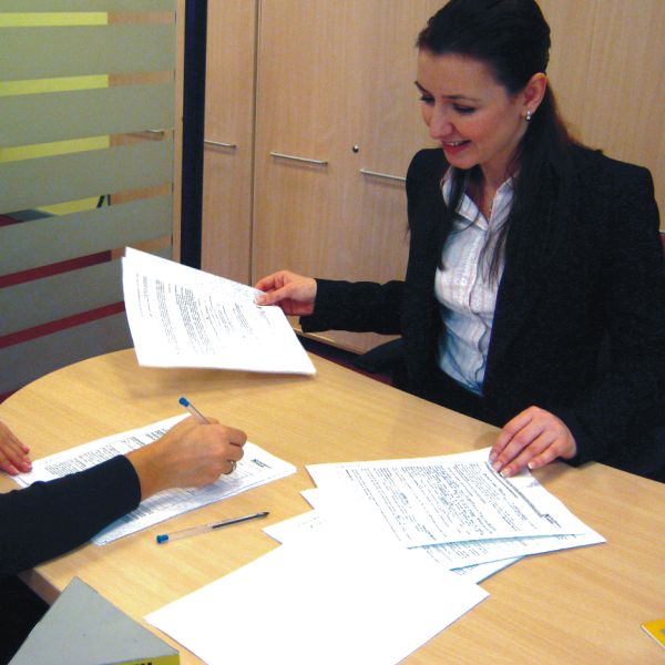 Tinerii fără serviciu, posibil să aibă acces la credite garantate de stat