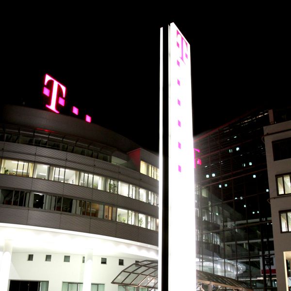 Telekom Mobile, amendată cu peste 1 milion lei, de ANCOM