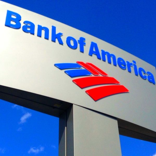 Congresul american relaxează legislaţia bancară