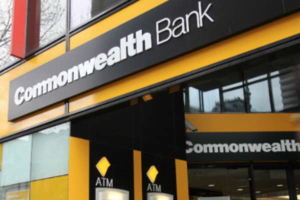 Commonwealth Bank va plăti o amendă record