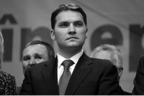 Dan Şova