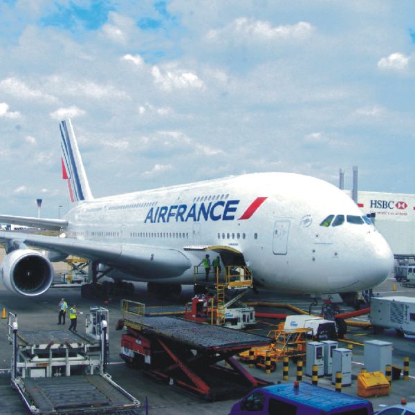 "AccorHotels" vrea o deţinere din "Air France-KLM"