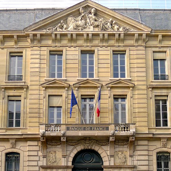 Franţa stabileşte limite pentru expunerea băncilor la datoria corporativă