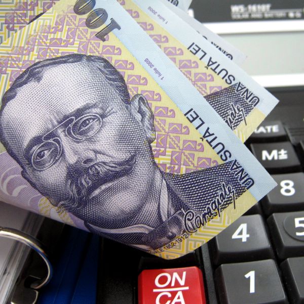 "Programul «Investeşte în tine» contravine normelor BNR"