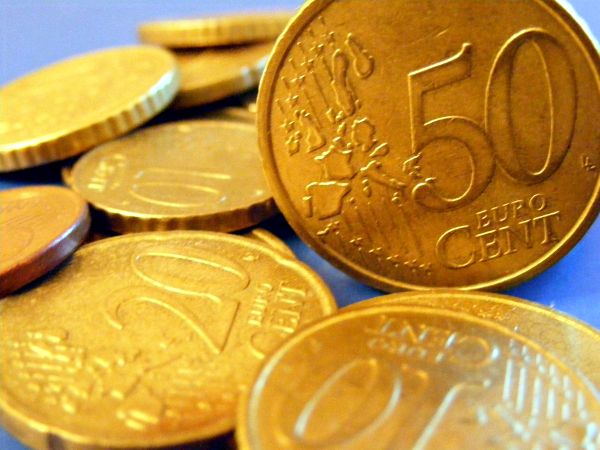 Euro, în cel mai important declin săptămânal din ultimele 19 luni