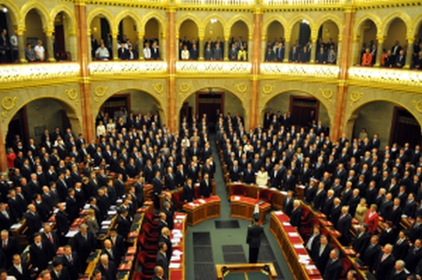 Parlamentul a votat Legea "Stop Soros"