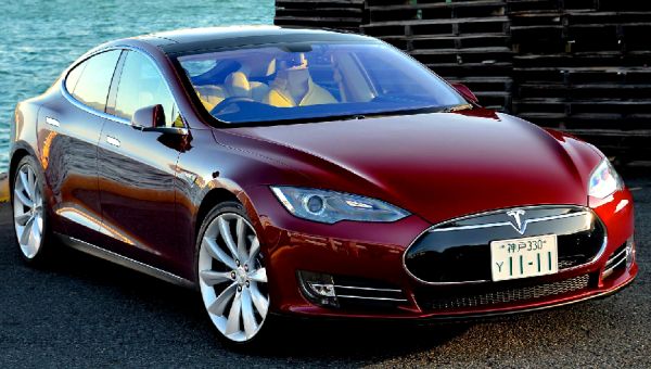 "Tesla" construieşte în China prima sa fabrică din afara SUA