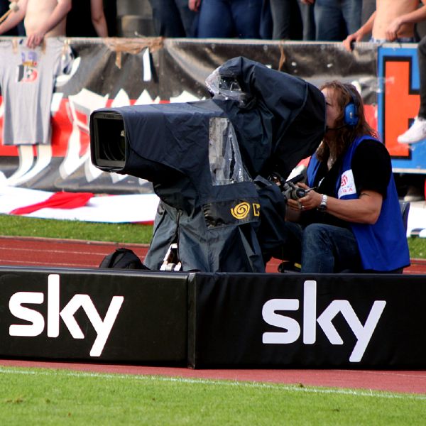 "Fox" plăteşte 32,5 miliarde dolari pentru postul britanic de televiziune Sky