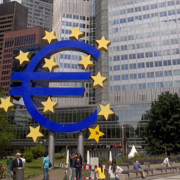 BCE caută un nou preşedinte pentru Consiliul de Supraveghere