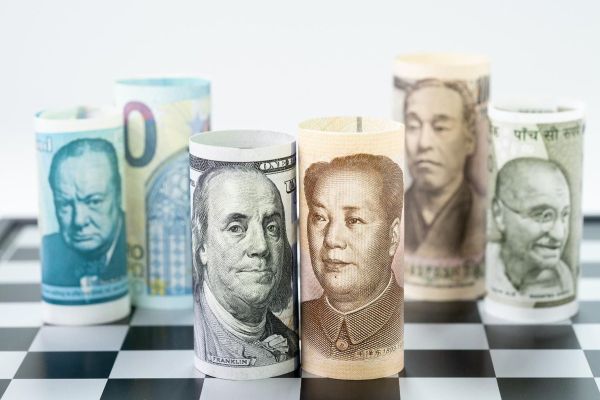 Războiul comercial ar putea reduce creşterea economiei mondiale 