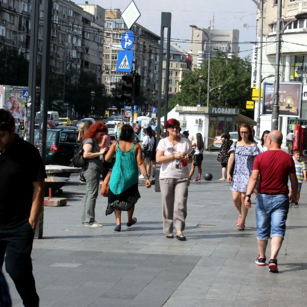 FMI: Războiul comercial ameninţă creşterea economiei mondiale