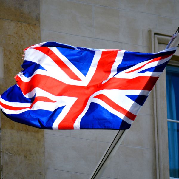 Marea Britanie va înăspri legislaţia privind preluările de companii