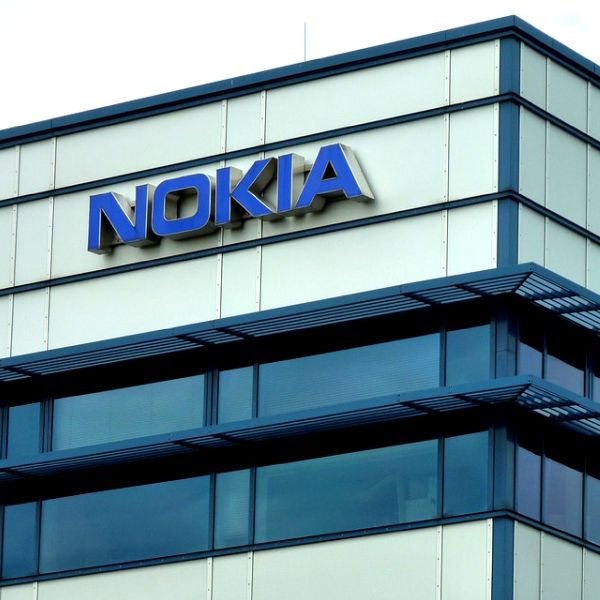 Acord de 3,5 miliarde de dolari pe piaţa telecomunicaţiilor