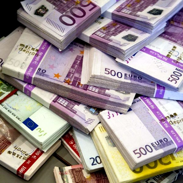 Cursul euro se îndreaptă către pragul de 1,15 dolari