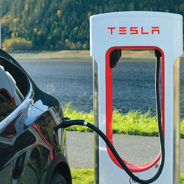 Elon Musk analizează delistarea "Tesla"