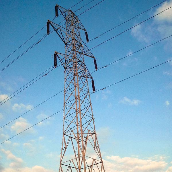 Preţul electricităţii pe OPCOM, în uşoară scădere