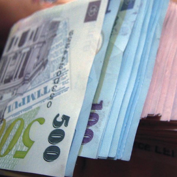 MFP a atras, vineri, 15 milioane lei de la bănci