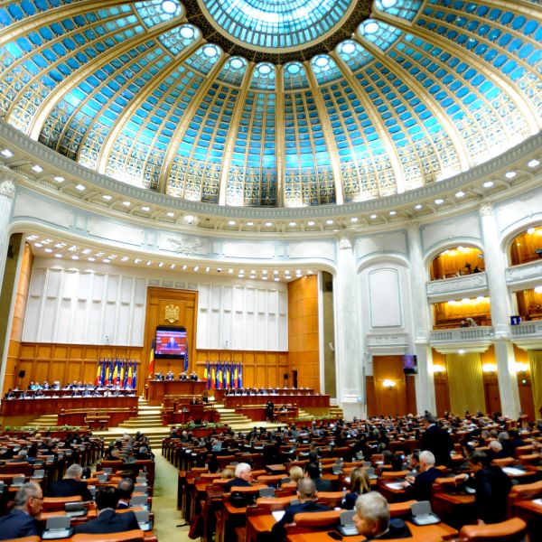 Toamnă fierbinte în Parlament
