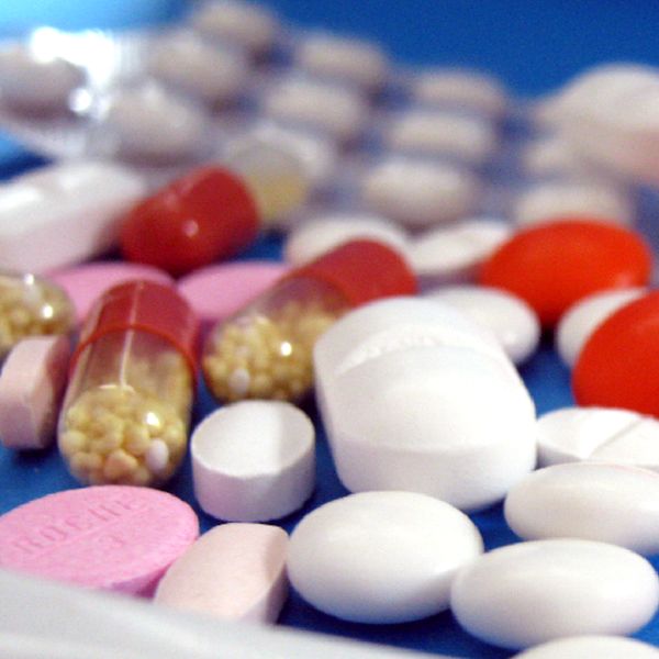 Piaţa medicamentelor fără prescripţie - sub lupa Consiliului Concurenţei