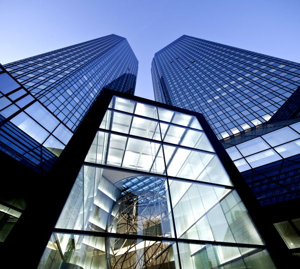 Acţiunile Deutsche Bank vor fi excluse din indicele Euro Stoxx 50