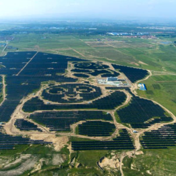 China domină industria energiei solare