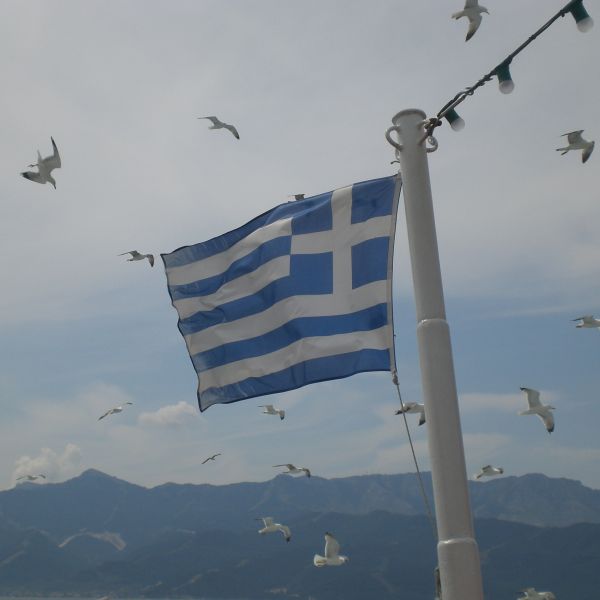 Grecia a ieşit din bailout şi se îndreaptă către întuneric