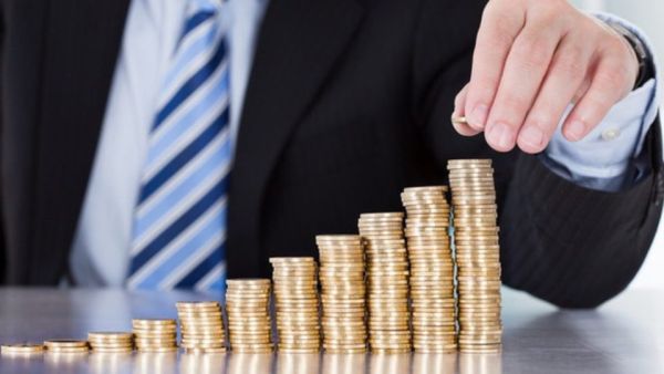 Investiţiile nete în economia românească scad cu 0,2% 