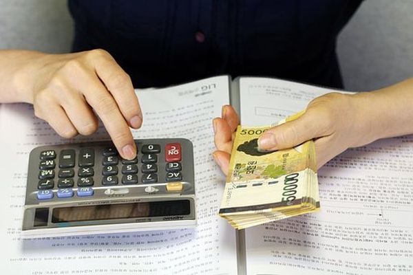 O treime din populaţie nu îşi poate achita datoriile 
