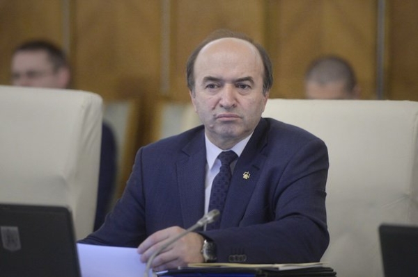 Tudorel Toader (sursa foto: Twitter)